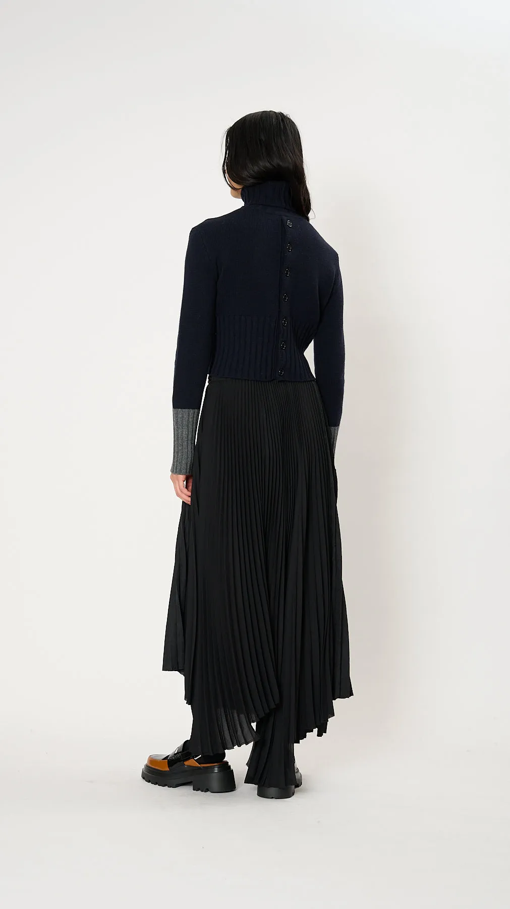 Pleated Long Skirt in Black